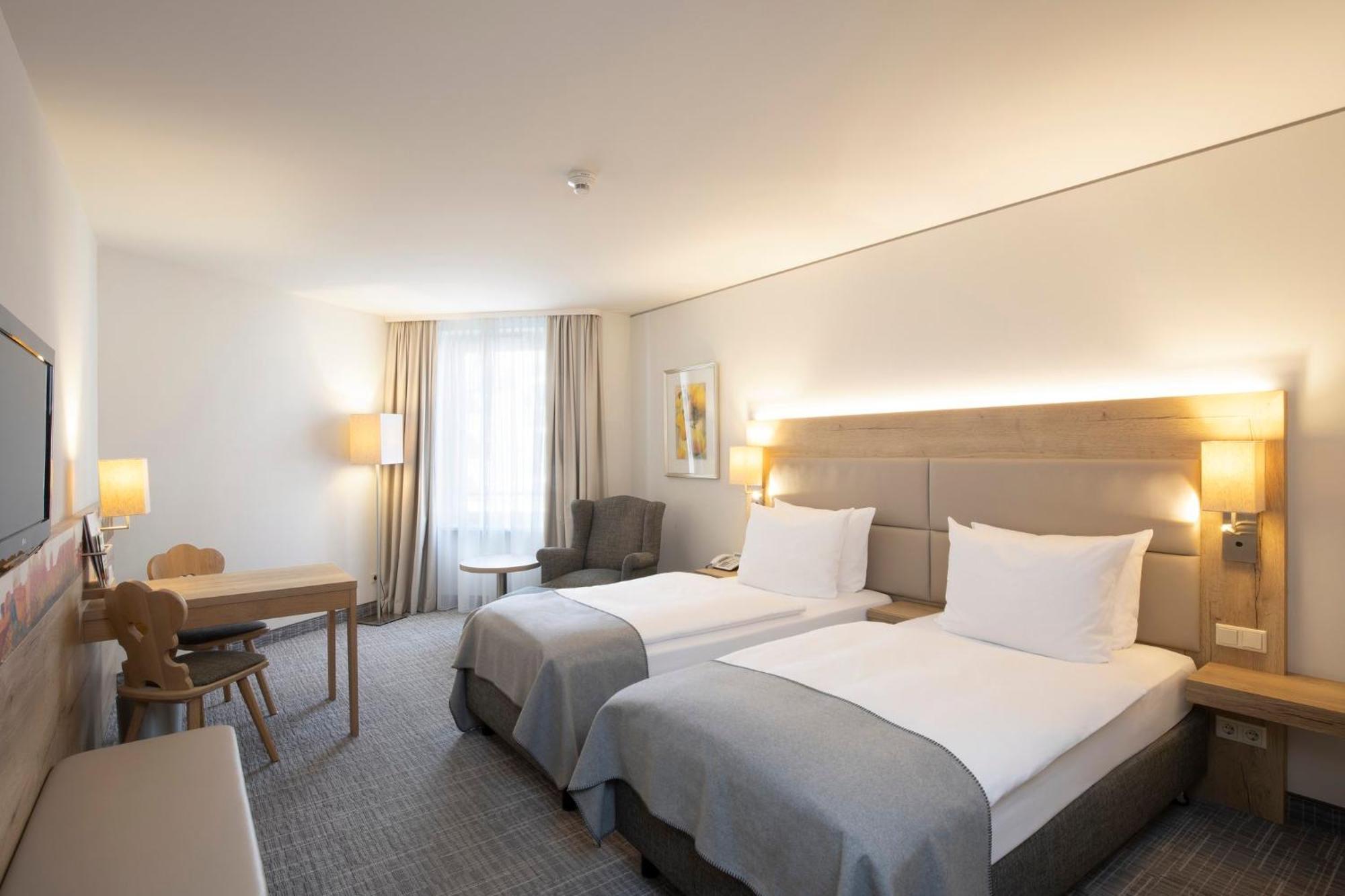 HOLIDAY INN NURNBERG CITY CENTRE, AN IHG HOTEL НЮРНБЕРГ 4* (Германия) - от  7691 RUB | NOCHI